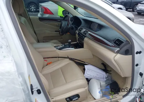 2015 Lexus Ls 460 z USA, uszkodzony, nr VIN JTHCL5EF1F5023554